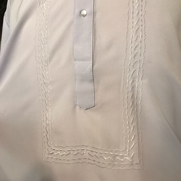 White long sleeves Hugo Mens Barong with classic embroidery, in sizes S to 6X. - Picture 6 of 8